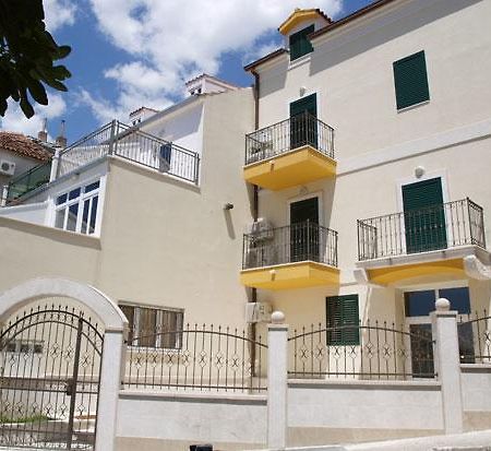 Apartmani Paula Makarska Ngoại thất bức ảnh